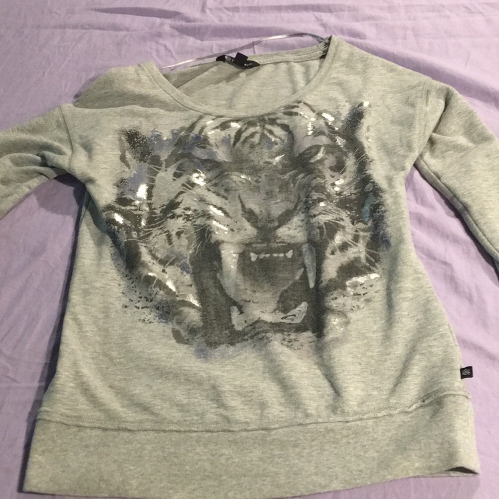 Tiger shirt with sleeves